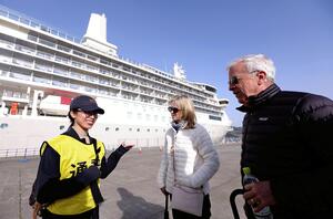 「後発地震注意情報」の観光地で備え「万全を期す」…通訳スタッフが先導、英語案内常備で外国人も安全避難