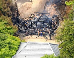 1200年以上燃え続ける「消えずの火」、無事…寺院は2005年にも火災で焼失