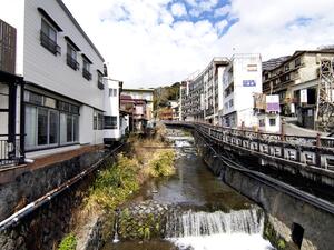 全国で広がる「宿泊税」、訪日客対策や観光振興に…秋田市は利用者減を懸念し断念・「税の公平性」問う声も