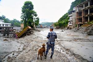 ネパール国境の大規模土石流、死者469人に…道路や通信が遮断され捜索難航「とにかく生きていて」