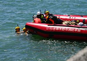 鹿児島で沖に流された中高生か、男性2人を海上で発見・いずれも死亡確認…捜索活動続く