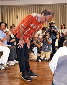 15万票差つけられた玉城デニーさん、登庁せず会議も欠席…陣営「本人の勝てる感覚と実態に差があった」