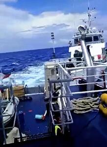 中国海警局の船、フィリピン漁業水産資源局の船に体当たり…沿岸警備隊「乗組員の生命を危険にさらした」