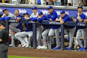 ドジャースが２連敗、ＤＨ大谷翔平は無安打…山本由伸が早々に降板・佐々木朗希がシリーズ初登板