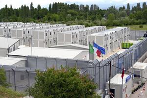 パリのマルシェあふれる移民「まるでアラブの市場」、社会不安の矛先向かう…排斥論が右派政党を後押し