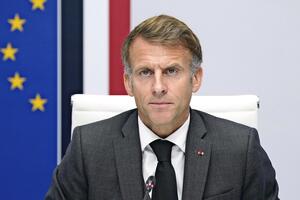抗議デモの高校生らとマクロン氏、初の会談…「大統領は話を聞いてくれたが対策示されず」と継続表明